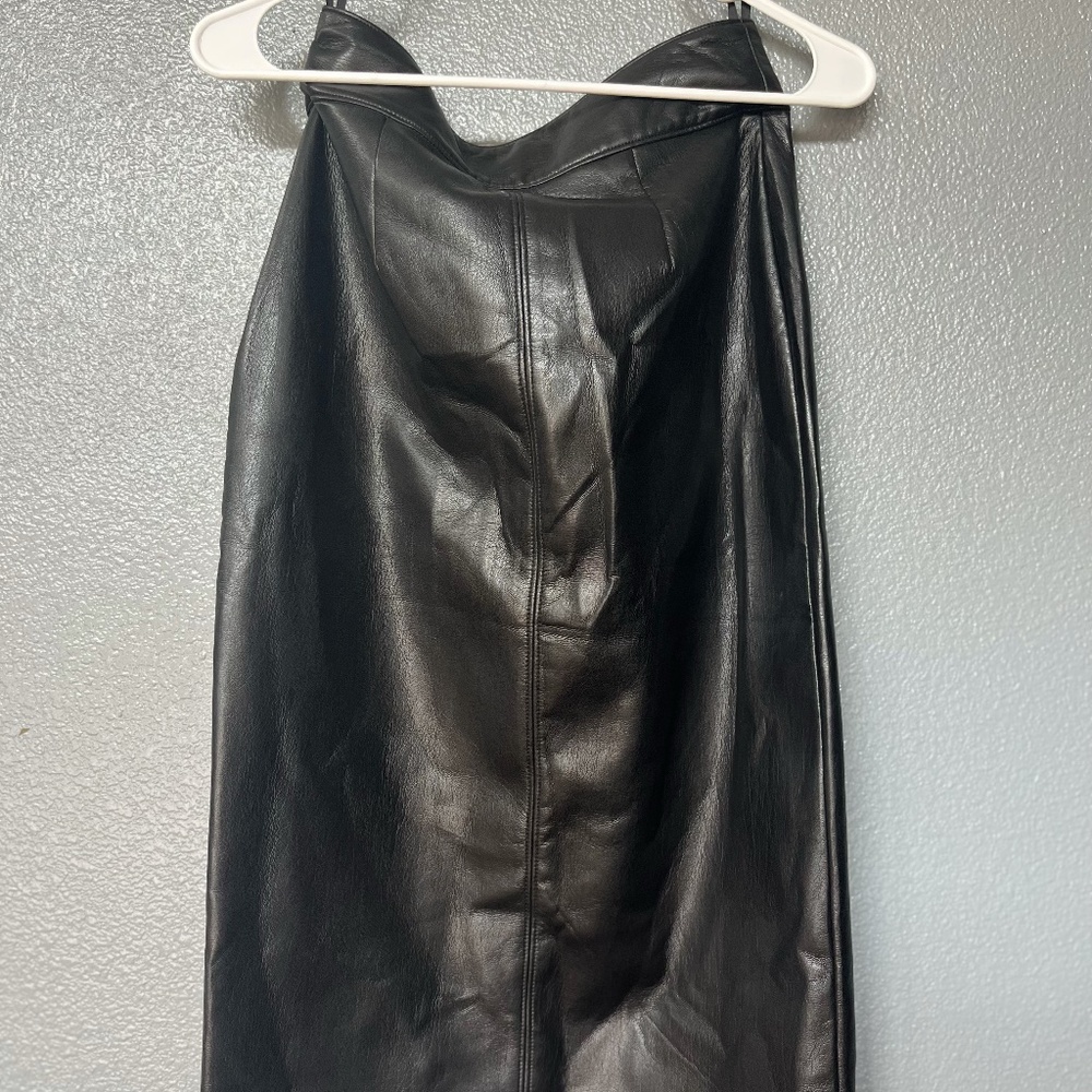 Aritzia Babaton pegu faux leather pencil skirt size 4
